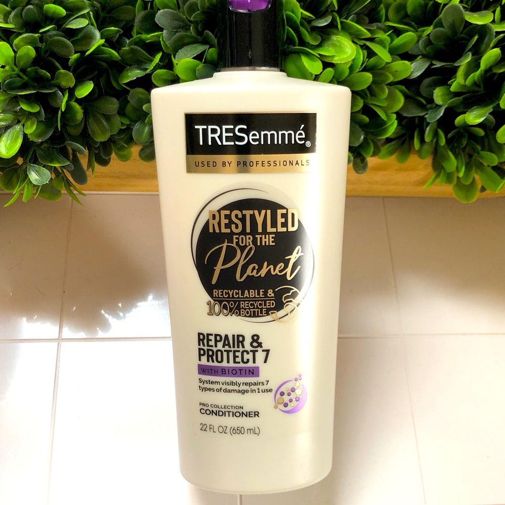 Repair & Protect 7 Conditioner - White TRESemme
Restyled for the Planet!